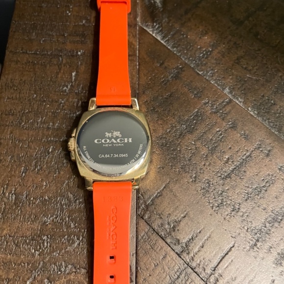 Watch - Picture 3 of 3